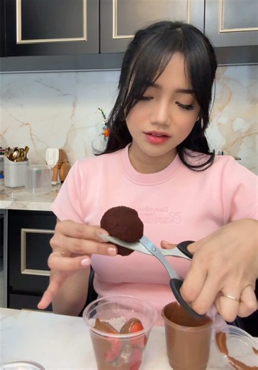 Enak bgt huhuhuhuhuhu mau makan 900 pcs😭 | dubai chewy bittersweet by najla