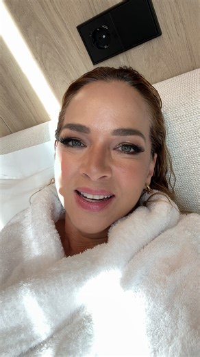 Lunes de reflexión ✨ Este video lo tenía pendiente de compartir porque representa uno de mis momentos favoritos: cuando me regalo tiempo, me alejo un poco del ruido diario y me permito observar, sentir y reflexionar sobre todo lo que pasa a mi alrededor. A veces desconectarse no es irse lejos, es volver a uno mismo. Cuéntame ¿qué haces tú para desconectarte y recargarte? | Adamari Lopez