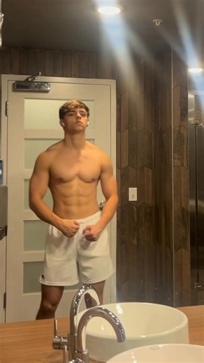 After Chest Day (2024) My favorite gym products: Abs: https://www.tiktok.com/t/ZTHTsmPrj4gBh-cFVX2/ https://www.tiktok.com/t/ZTHTsmfnHBGVX-Jy07W/ Chest: https://www.tiktok.com/t/ZTHTsmu7VDrrs-qeayW/ Lighting: https://www.tiktok.com/t/ZTHTsmuox5yNu-kD0lh/ Creatine: https://www.tiktok.com/t/ZTHTsmso39uF5-ooiR3/ Supplements: https://www.tiktok.com/t/ZTHTsmpFyFXwe-tQuzW/ | Maxwcooper