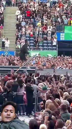 IMAGINE DRAGONS THUNDER LIVE CONCERT THUNDER Lyrics #imaginedragons #live #music #loomtour #thunder