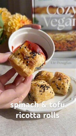 Spinach & Tofu Ricotta Rolls: ttps://glow-diaries.com/vegan-spinach-ricotta-rolls/