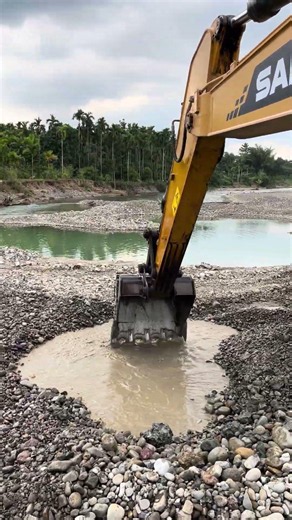 POV: River Mining with a Powerful SANY Excavator