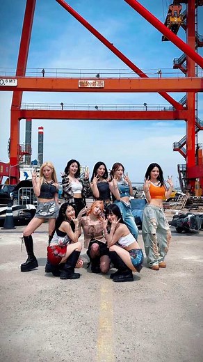 fromis_9 Supersonic Challenge: A Fun and Vibrant Dance and Singing Performance