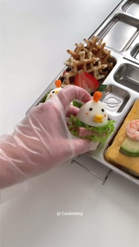 Pack a Bento for My Daughter - day 137 🍱 和我一起做便當#lunchbox #cooking #bento #asmrvideo #food My channel membership is now open! More exclusive member-only videos and food recipes are coming — welcome to join 🤍✨ #bentobox #kawaiifood #便當 #愛心便當 #헬로키티 #도시락 #사랑도시락 #ハローキティ #キャラ弁 #お弁当