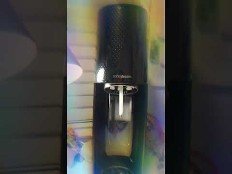 How to remove change and reinstall the CO2 cartridge of your SodaStream.