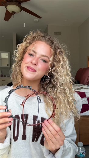 Cute and Easy Curly Hair Tutorial