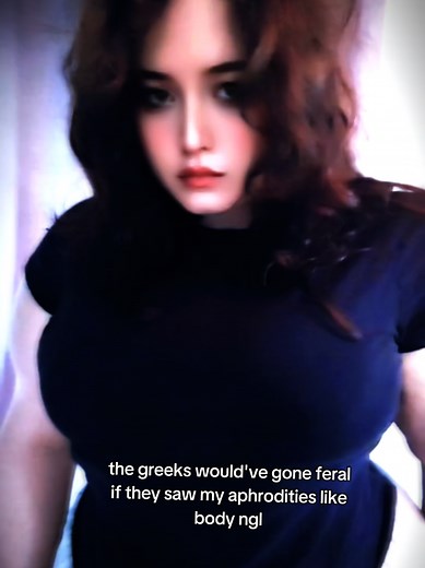 Aphrodite-Inspired Curvy Cosplay Showcase