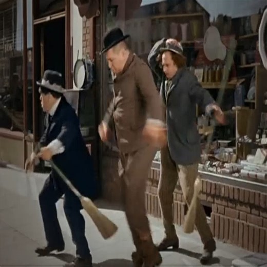 331K views · 10K reactions | Los Tres Chiflados Temporadas 2 - Episodios 3 - Hombres de negro #P3 | Zahirah | Facebook