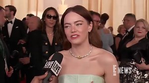 While accepting her Oscar for Best Leading Actress at the 96th annual Academy Awards, Emma Stone suffers an adorable wardrobe malfunction and reveals why her friend Ryan Gosling is the reason why! #Oscars | E! News