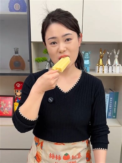My housekeeper will be showing you how to make super-delicious banana ice cream #maid #banana #ice #funny #shortfilm