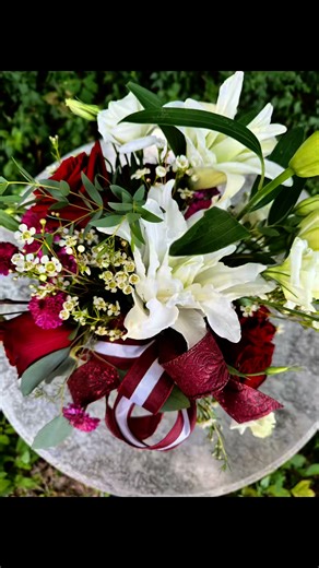 5.1K views · 307 reactions | Let’s make an arrangement for an order. #freshflowers #MaroonAndWhite #mississippistate | Flowers by the Bunch | Facebook