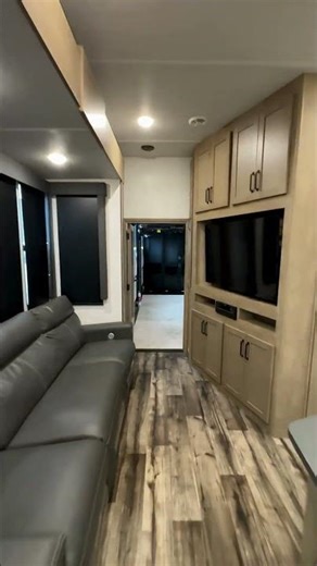 📍 Blue Star RV – Certified Used RV Dealer, Holland, MI📲 Call or Text Brandon: 616-953-9973