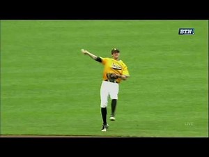Roscetti Makes the Play at 2nd vs. Maryland