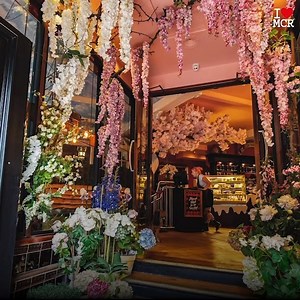 Step foot into the world of Alice In Wonderland at this Manchester Tea Room 🍰☕️🃏 | I Love Manchester