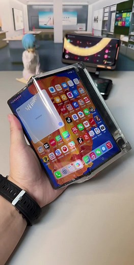 Unboxing the Huawei Mate XT Folding Smartphone
