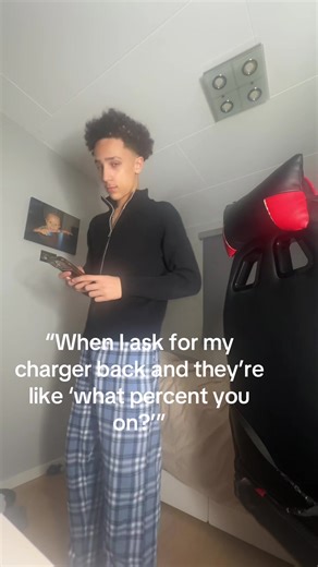 Give me my charger back life tf#funnytiktok #viral #reletable #charger #school