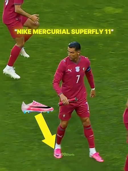 What’s Wrong With Nike Mercurial Superfly 11? 😳 #football