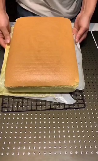 Homemade Sponge Cake Recipe with Plain Flour and Water Bath Baking Method