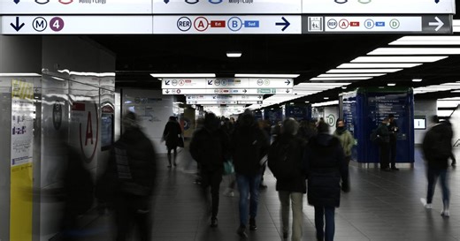 Paris : un homme frappe au ventre une agente de la RATP, et en agresse violemment une seconde