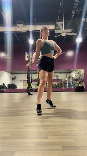 Kristen on Instagram: "Working on posing today 👠 Still in the beginning stages. Plenty of practice ahead to polish my routine.✨ #truenovicefitmodel #fitmodel #bodybuilding #npcfitmodel"