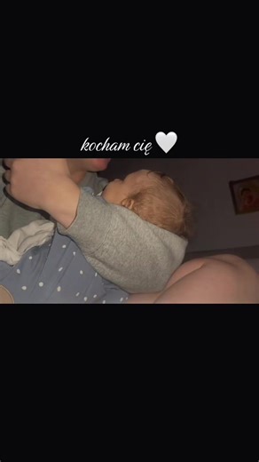 to tylko ja i mój prawie 7 miesięczny synek któremu codziennie przed snem powtarzam jak bardzo go kocham 🩵🧸 a u was co jest codziennością przy zasypianiu? #babylove #mother #mybaby #viral #iloveyou