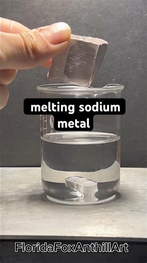 Melting sodium metal #Sodium #Science #asmr #experiment