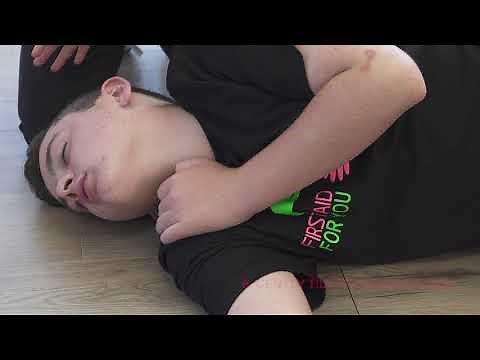 RECOVERY POSITION - Kids can learn First Aid too! Taught BY Kids - FOR Kids. Learn HOW to help