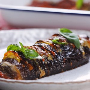 This super cheesy, low carb, veggie dish ticks ALL the boxes! Get the app 📲 https://taste.md/2bc3sEg | Tastemade UK