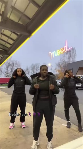 Parce que finalement on peut pas se voir sans danser😝#cousines #danse #4keus