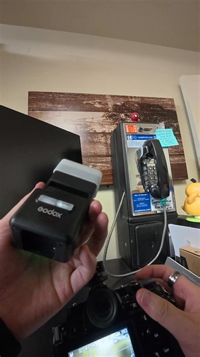 Small flash. Smart control. Indoor BTS with the iT32 & X5 😎 On-camera or off-camera? Switch it up in seconds and shape the light exactly your way. 🎬 Tap the video to see the final results. 📸 Photographer: @tomdewh 👤 Model: @tiamacadam #Godox #GodoxiT32 #GodoxX5 #OffCameraFlash #LightingSetup | Godox Global