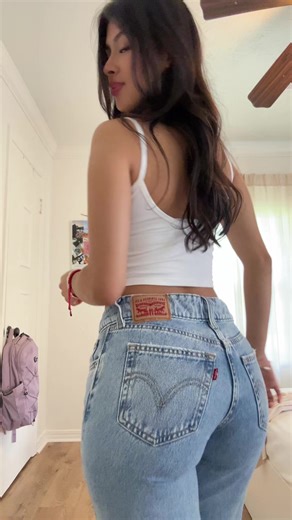 Stylish Levi's Outfits for Every Occasion