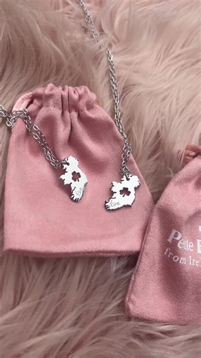 A little reminder ♥️ Éire shamrock map necklace #designedbypetiteboutique #gaeilge #smallirishbusiness #necklace #ireland
