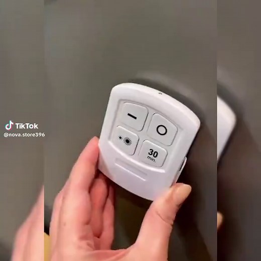 ALERTE PROMO – STOCK TRÈS LIMITÉ ! Plus de lumière, zéro perçage, zéro fil ! Ce set de 3 lampes LED avec télécommande part à toute vitesse ! Télécommande incluse Installation ultra rapide Idéal pour placards, escaliers, chambres… Livraison OFFERTE à domicile Ne ratez pas cette offre exclusive – après, il sera trop tard ! Commandez maintenant avant la rupture !