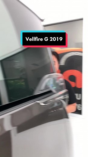 Toyota Vellfire G 2019 Review: Key Differences from Alphard Explained