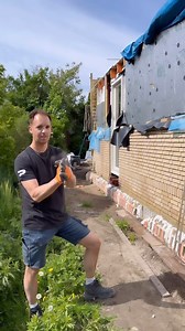 Installing frame scaffolding #masonrywork #brickwall #extension #maurer | Dutchbricklayers