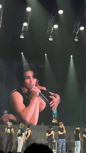 I really love the healthy genuine relationship between Jeff and Barcode 💛💜Barcode will always be Jeff’s little one, no matter how bulky or how old Barcode will becomeJeff will always be Barcode’s No. 1 supporter whatever career path he takes ✨💖#JeffSatur #Barcodetin https://t.co/jFiuWx4N2Z