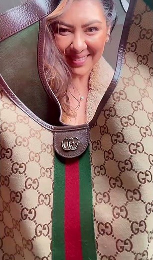 Love at first wear ❤️ Gucci Giglio Large tote bag #guccigiglio #gucci #whatsinmybag