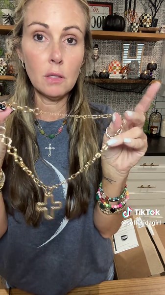 Another day, another holiday haul 🎁✨ Boots, baskets, makeup, bowls, kitchenware, protein bars—so many fun finds all in one place! I love discovering new goodies to share with you all for the season. 🌟 @QVC, Inc @Best Choice Products, Inc. @tarte cosmetics @Prepared Hero #HolidayHaul #TikTokMadeMeBuyIt #QVCFinds #FunFinds #SeasonalFavorites #HolidayVibes #GiftIdeas #HomeAndStyle #ShoppingHaul #FestiveFinds