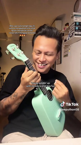 Jammin' Ripped Pants: Cover di More Ink Tattoo Studio