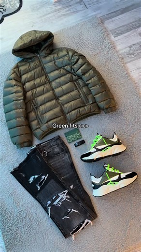 Stylish Outfits with Flared Jeans