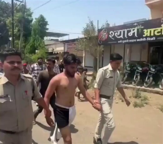 Marry me… accept Islam or die.The jihadi who changed from Abdul to Aditya Thakur trapped Aarti by posing as a Hindu… in which Abdul’s grandmother also helped…Abdul’s grandmother manipulated and got both of them into a physical relationship…When Aarti found out that Aditya is actually Abdul, she protested, upon which Abdul flew into a rage and started threatening her to either convert to Islam or be killed…The girl somehow informed her family about this, and they filed a complaint with the police