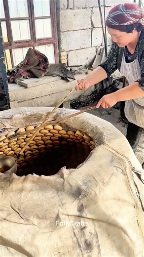 Smart Tandoor Hack: Scooping Mini Naan Safely & Fast!