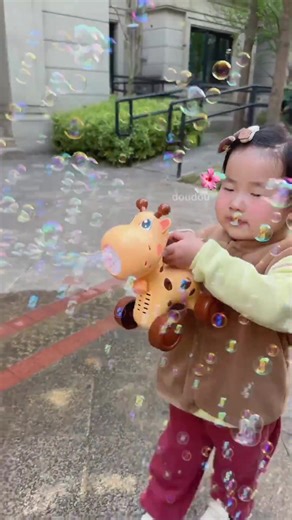Children’s Push and Handheld Bubble Machine for Endless Fun