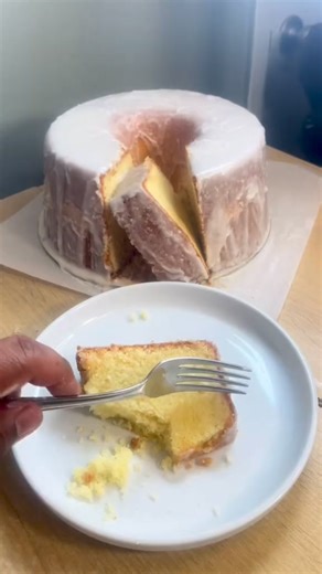 Lemon Sour Cream Mile High Poundcake This poundcake is bursting with lemony goodness and sky-high layers of fluffy, buttery perfection! The secret? 4 sticks of butter, a whole lot of sugar, and a touch of sour cream to keep it extra moist!Here’s what makes it so special:4 cups of sugar4 sticks of butter (room temp)8 large eggs (room temp)1 cup sour cream (room temp)2 tosp lemon extract & 1 tsp vanilla4 tbsp fresh lemon juice4 cups flour, 1 tsp baking powder, 1 tsp saltGet ready to bake the best 