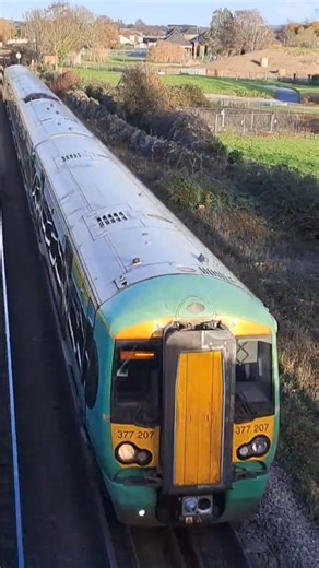 377207 With 2 Tone At Mill Lane Bridge, Bedhampton.