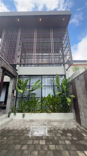 The perfect investment in Bali 🌴 Modern tropical design, 3 bedrooms, and a location steps from Canggu’s surf cafés — this is lifestyle investment all in one. ✨ Leasehold options: 25 years – $258K 30 years – $277K 35 years – $290K guaranteed extension Would you move in full-time, or keep it as your Bali investment? 🌊☀ 📩 DM @thehouserealty for details & viewings. 📞 62 812-3782-4910 | The House Bali