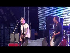 Gaslight Anthem - The 59' Sound (Glastonbury 2009) with Bruce Springsteen