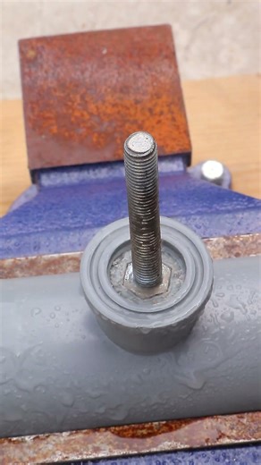 Easy Way to Fix a Pipe with a Broken Thread Inside #tools #lifehacks #diy #tips