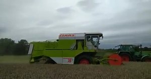 6.1K views · 329 reactions | Claas Dominator76 und Fendt 611LSA im August 2021. So wie in den Achtzigern auf dem Acker üblich.  | Dr. Trecker | Facebook
