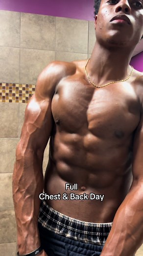 Fola's Chest & Back Workout Routine | DFYNE Code